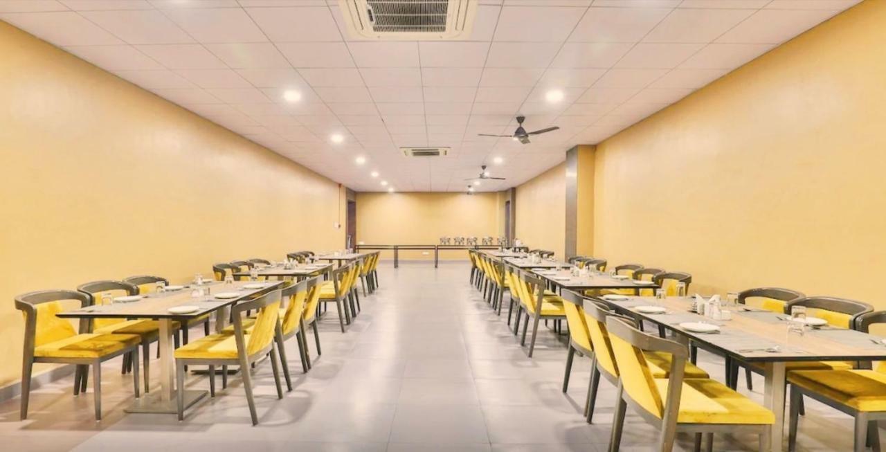 Genx Surat By 1589 Hotels Palsana  Buitenkant foto