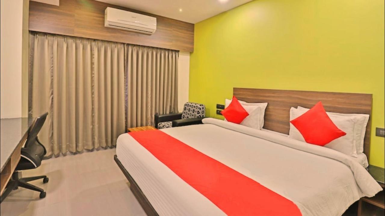 Genx Surat By 1589 Hotels Palsana  Buitenkant foto